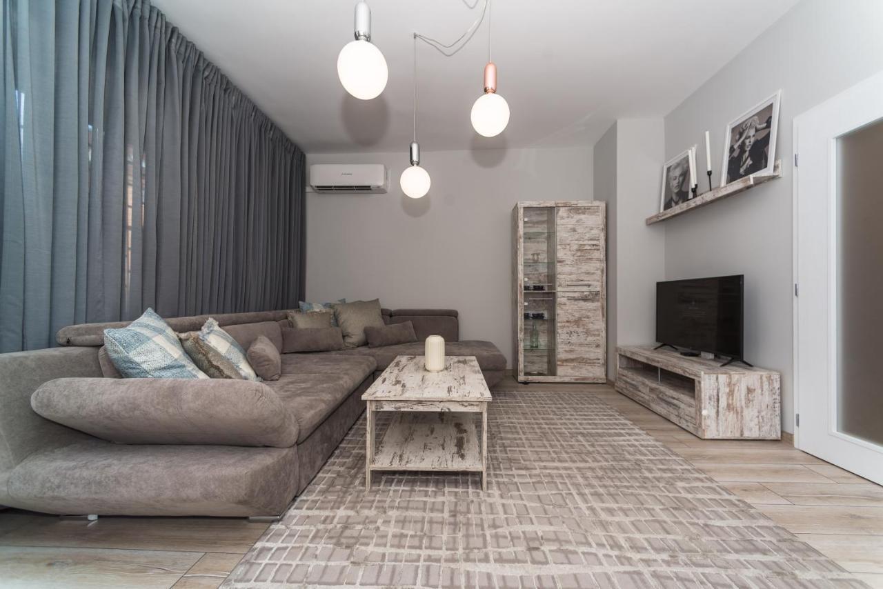 Fashionable 1Bd Flat In The Centre Of Plovdiv Apartment Bagian luar foto